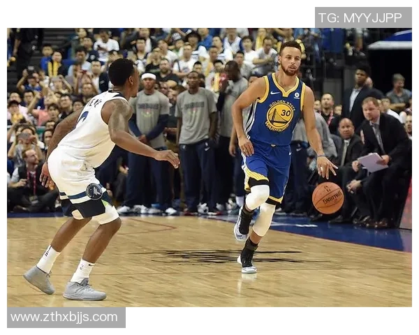 以镜头回顾库里赛场感人瞬间这一幕令人泪目全场动容